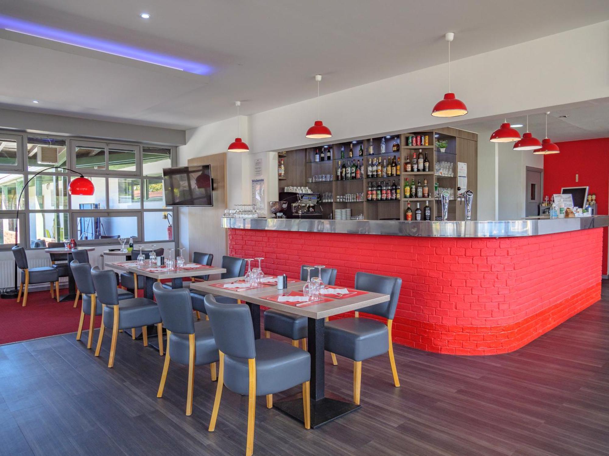 Hotel Restaurant Les Jardins D'Épône المظهر الخارجي الصورة
